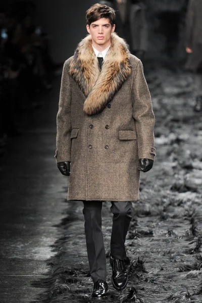 Look 4